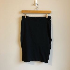 ✨H&M | Stretchy Black Pencil Skirt - Small
